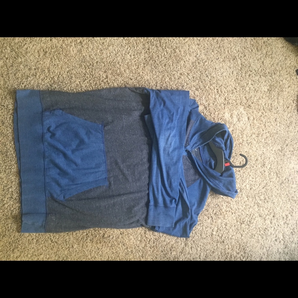 Blue and gray American eagle sweatshirt